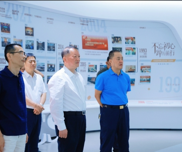 ?陈利众主席带队调研必赢626net丝绸，，，，，，，，赋能丝绸经典产业?